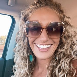 Meet your Posher, Sydney